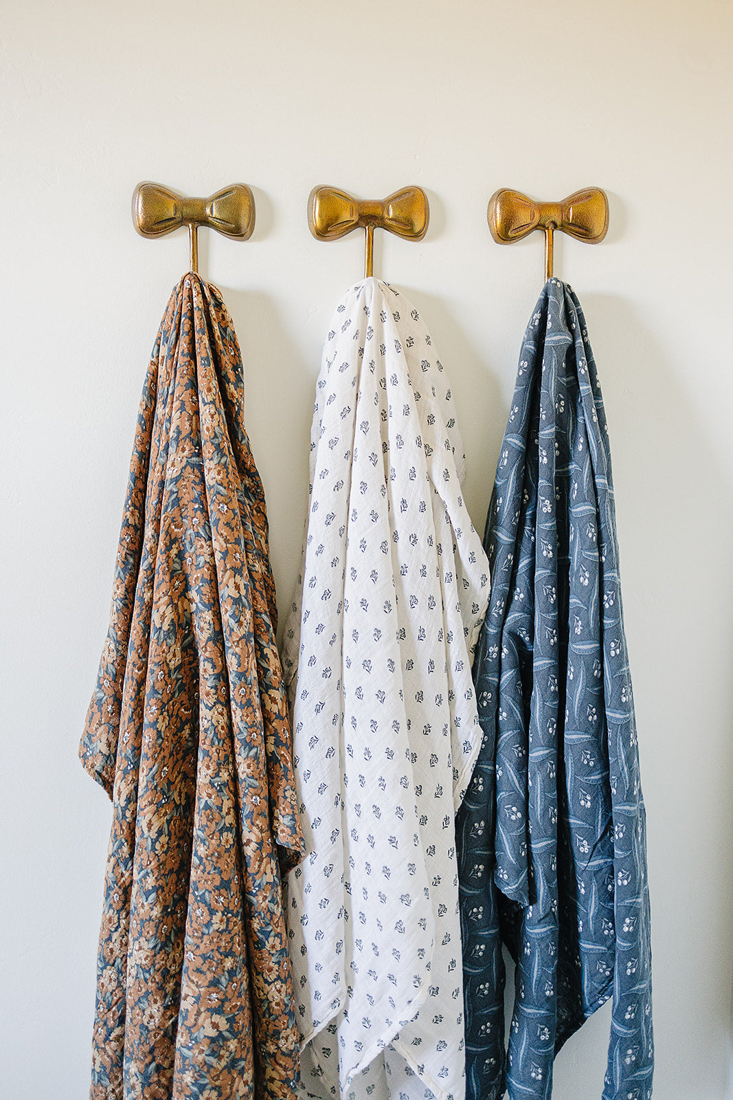 Mebie Baby Muslin Swaddle Blanket - Navy Berry