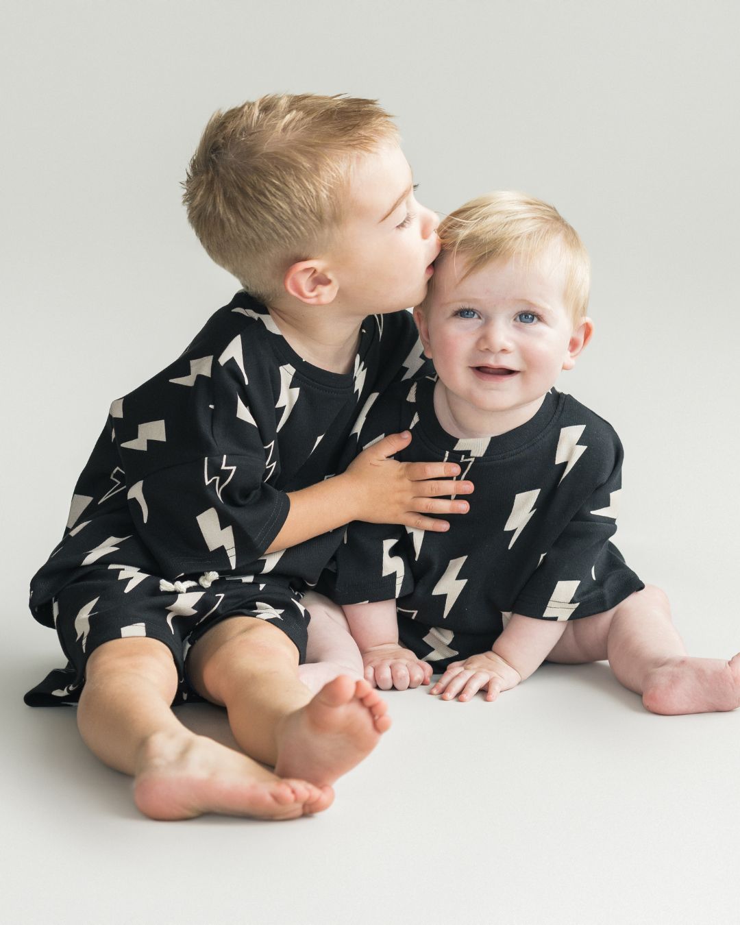 LPK Shorts Set - Black Bolts