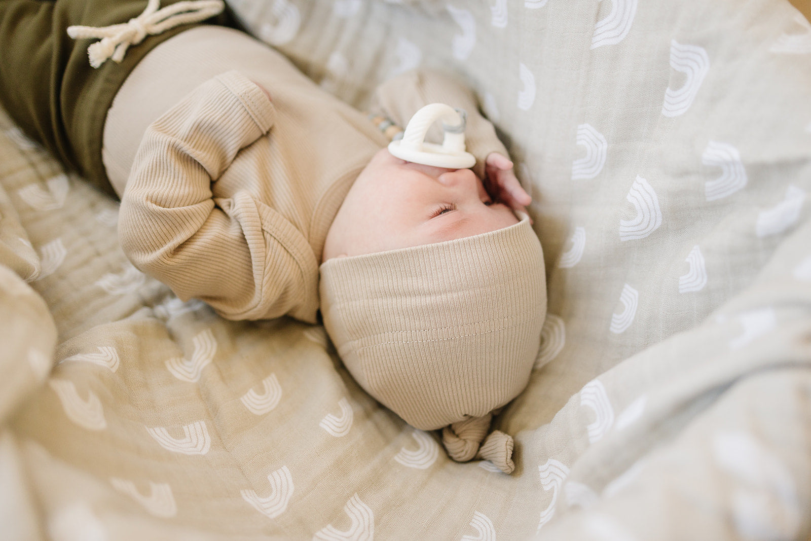 Mebie Baby Ribbed Knot Hat - Oatmeal - Atara & Co