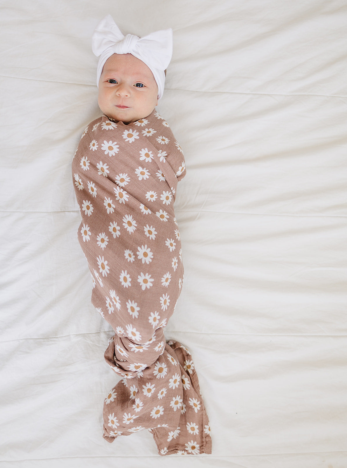 Mebie Baby Muslin Swaddle - Daisy Dream - Atara & Co