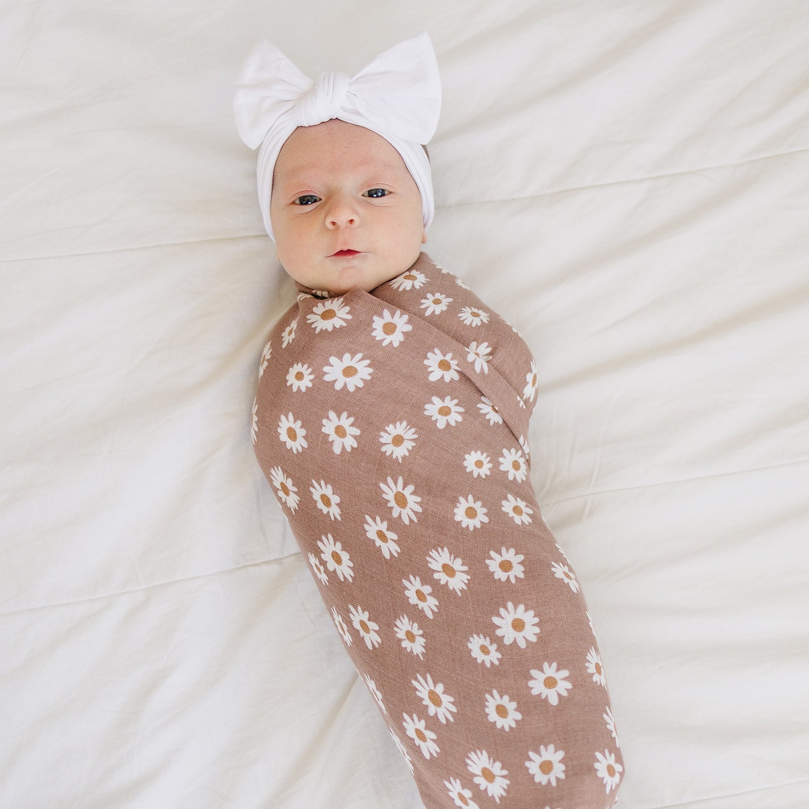 Mebie Baby Muslin Swaddle - Daisy Dream - Atara & Co