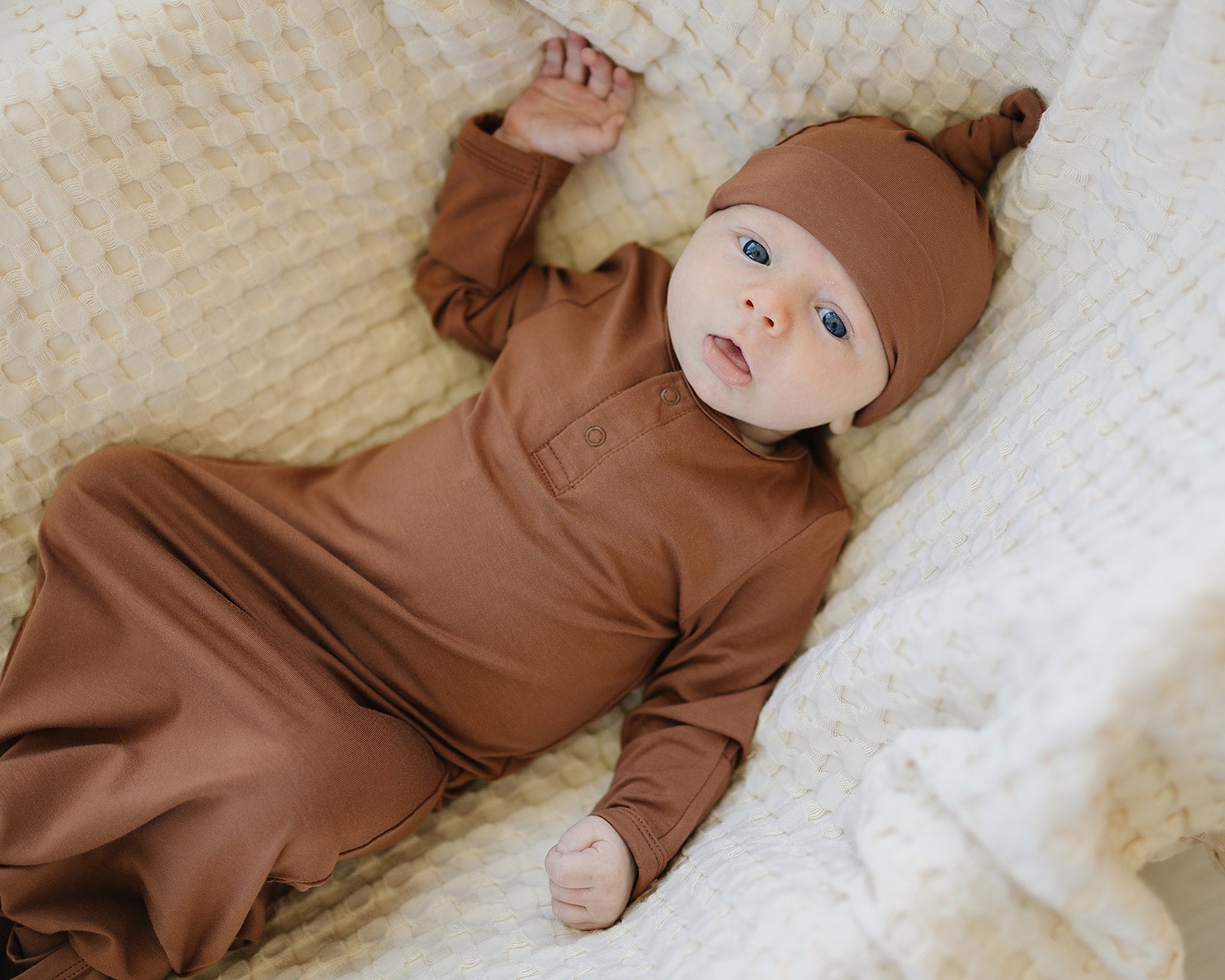 Mebie Baby Bamboo Knot Hat - Rust - Atara & Co