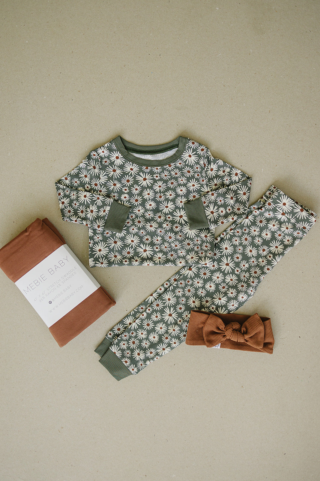 Mebie Baby Bamboo Cozy Set - Dark Green Daisy - Atara & Co