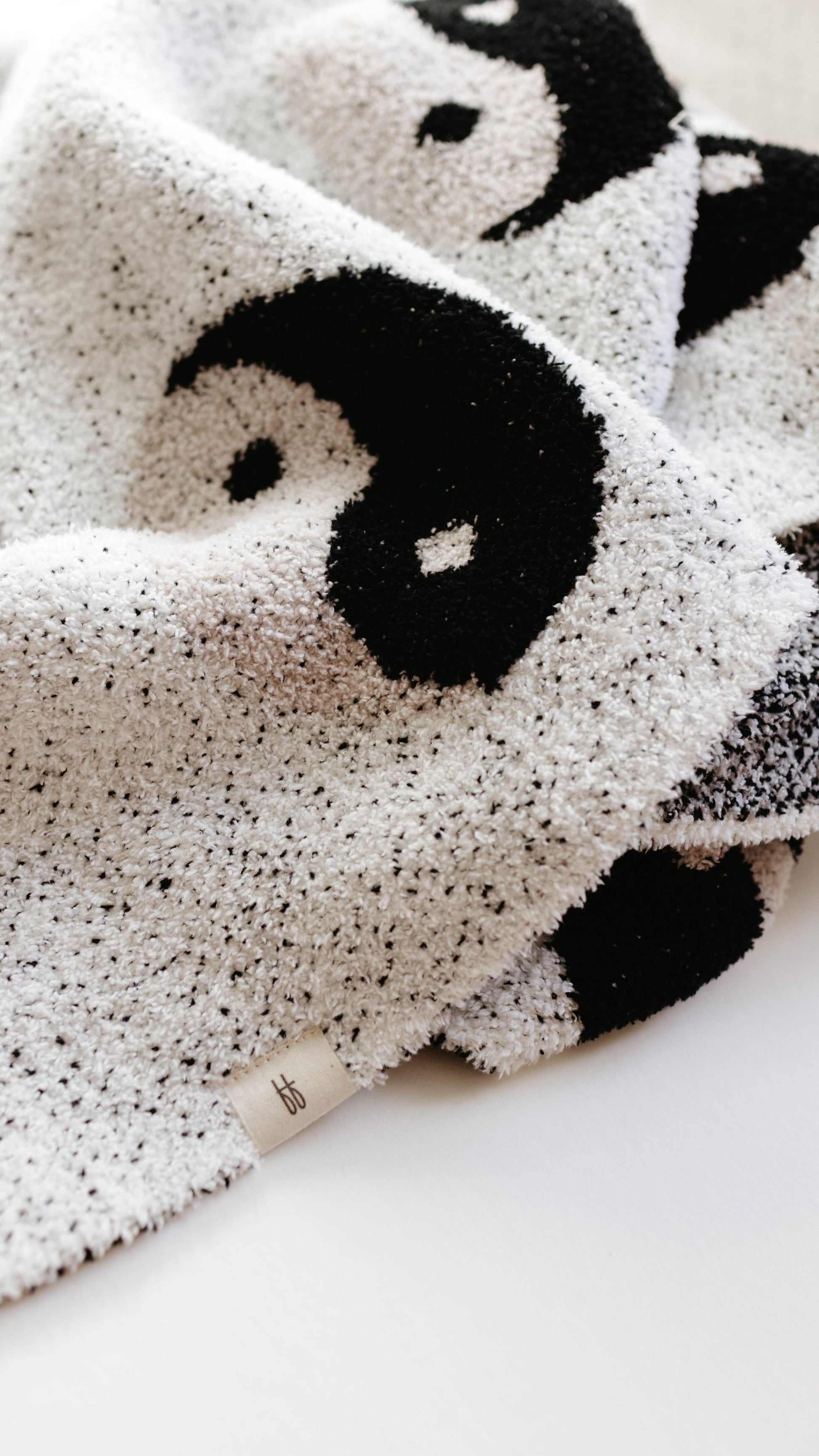 Forever French Plush Blanket - Black & White Yin Yang - Atara & Co